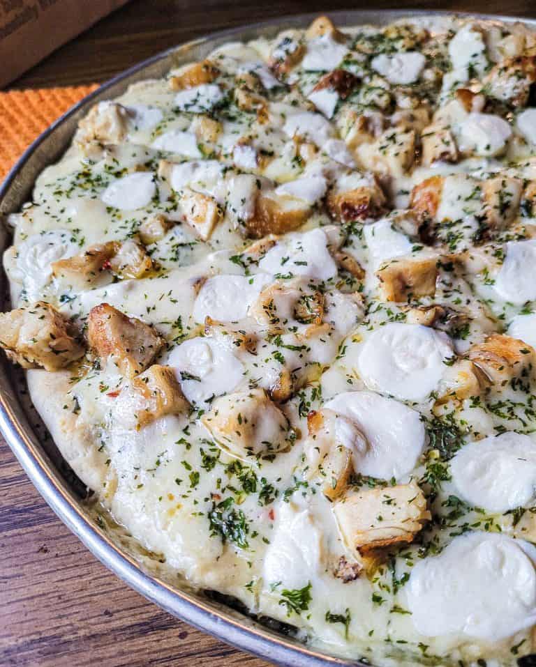 white chicken pizza